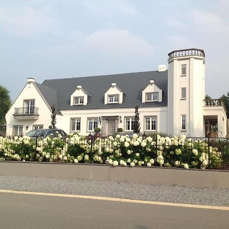 B&B Villa Reynaert Opoeteren Bagian luar foto