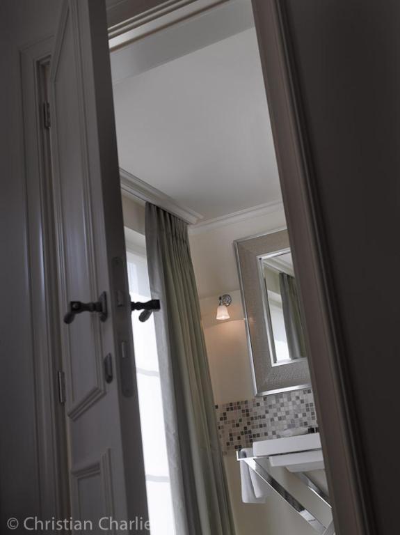 B&B Villa Reynaert Opoeteren Ruang foto